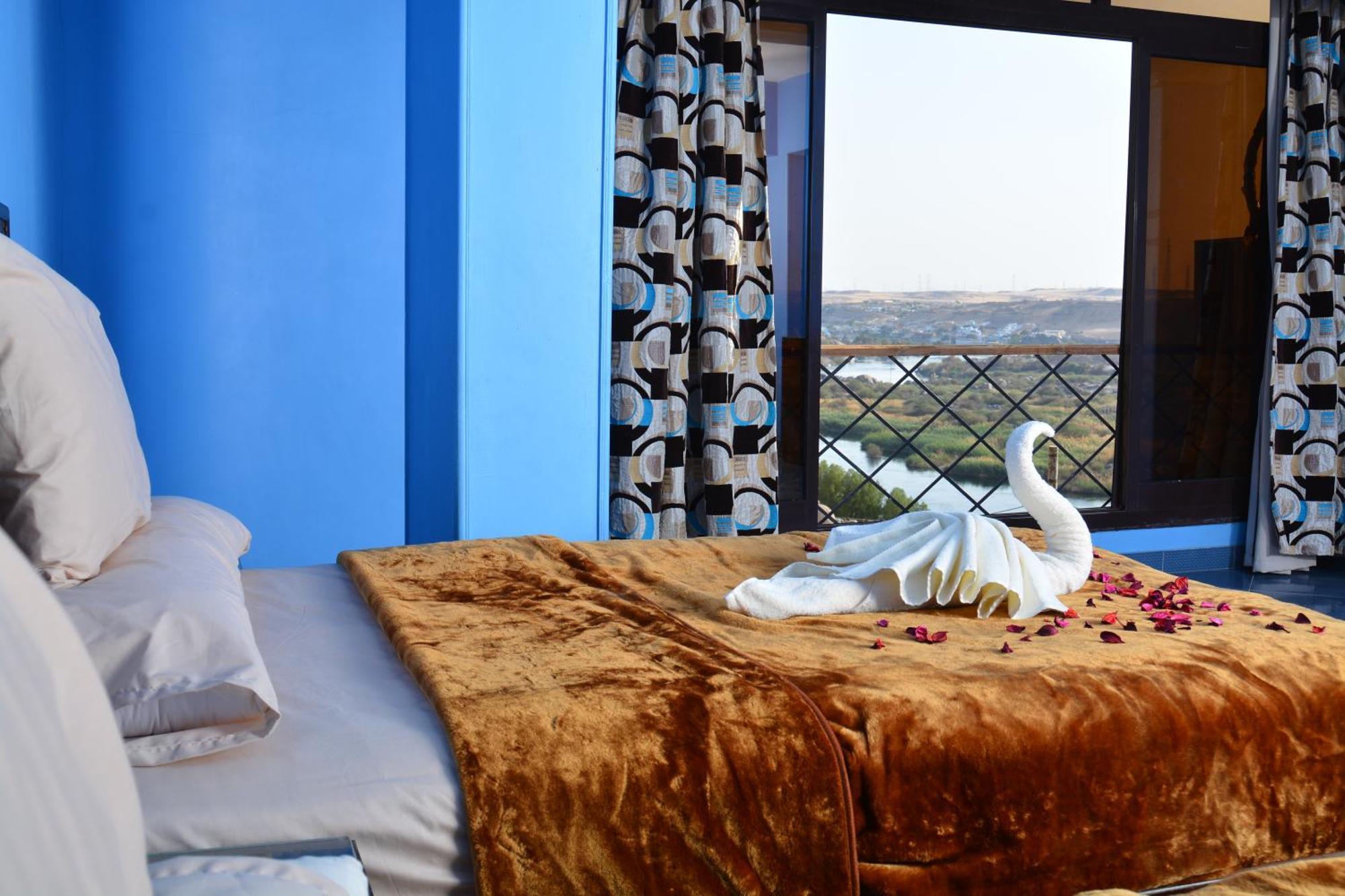Aswan Nile Palace Exteriör bild